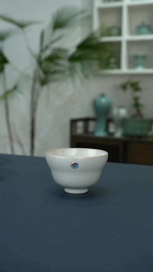 瓷片78号月白葫芦杯微瑕福利        洁