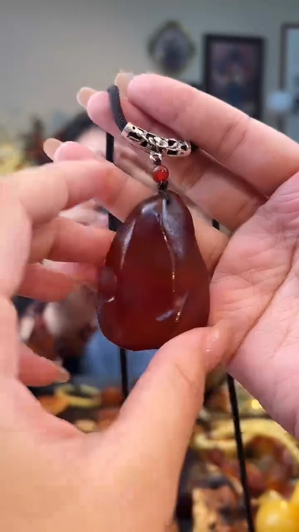 琥珀颈饰未镶嵌吊坠
