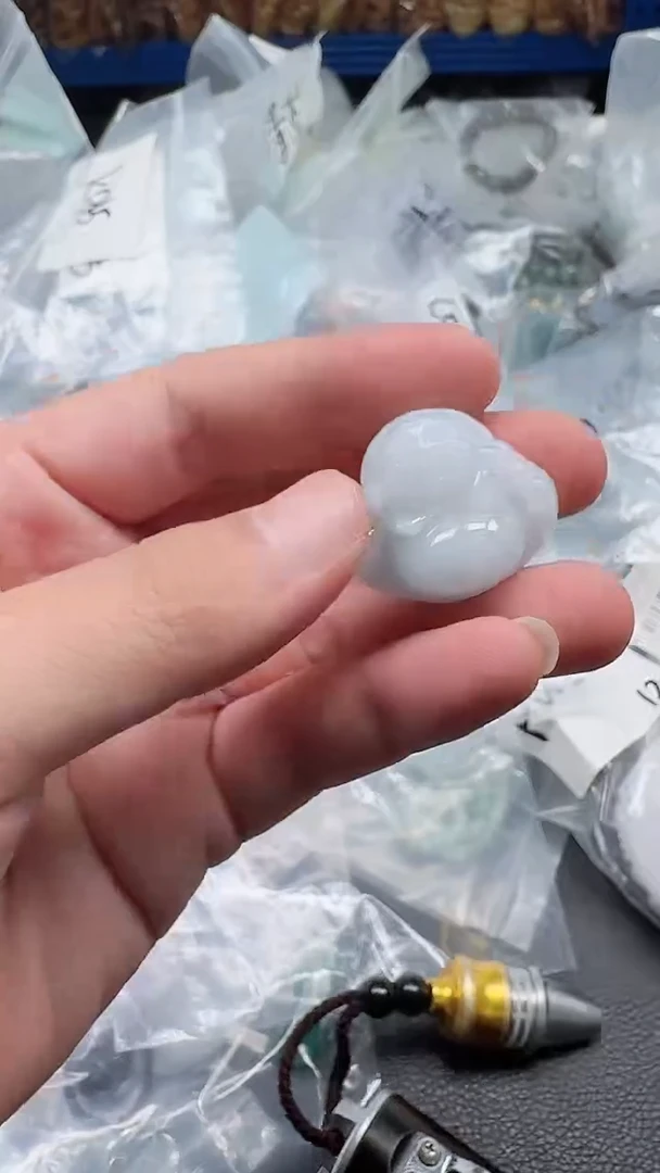 翡翠未镶嵌颈饰011