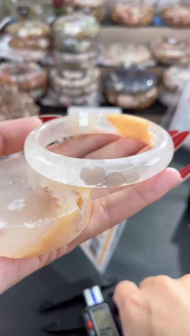 未镶嵌手镯石英质玉61