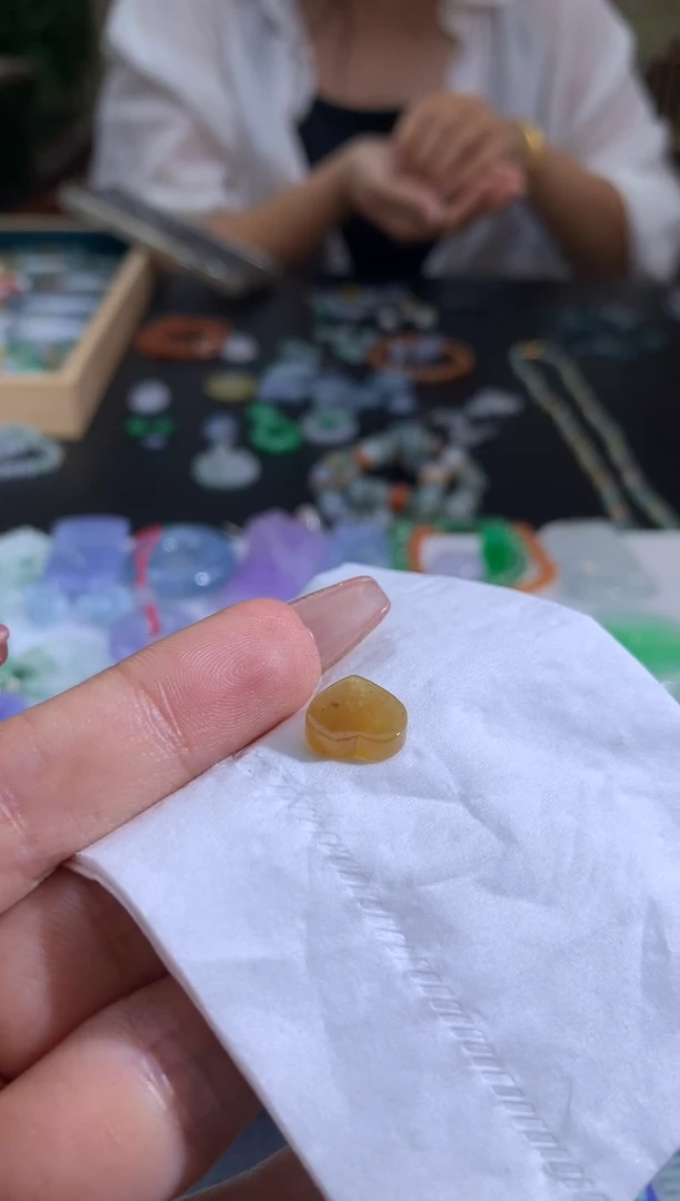 未镶嵌定制翡翠?*儿翡翠