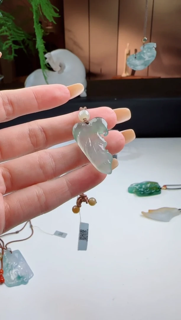 颈饰未镶嵌翡翠【小四】