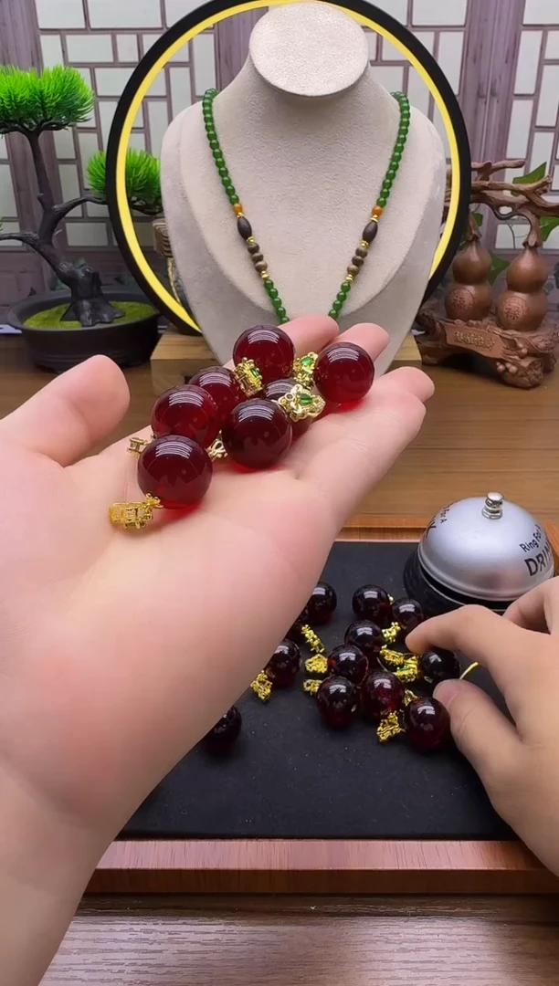 血珀吊坠(赠链)14K金镶嵌L77