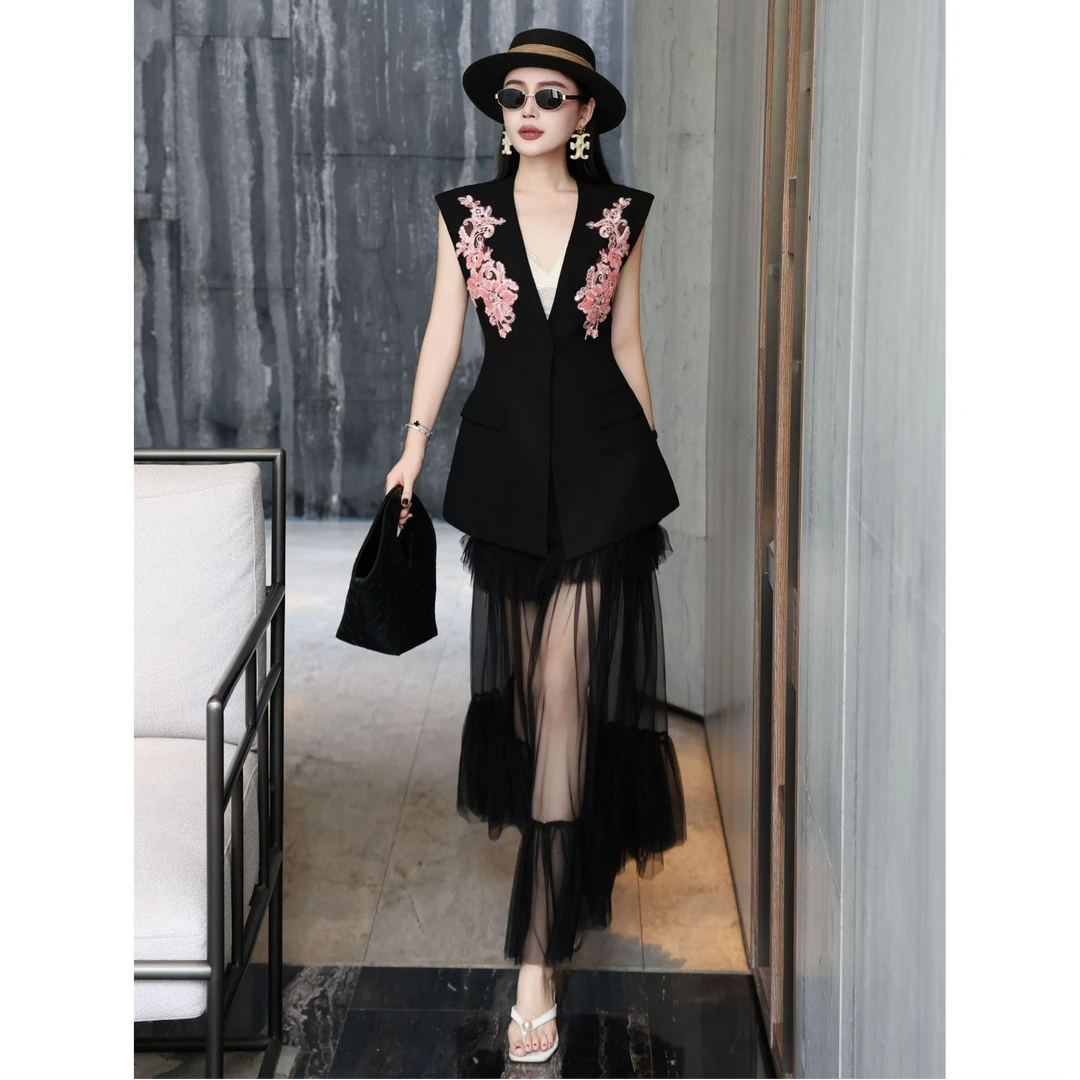 ZEROYK名媛气质时尚套装设计感重工刺绣后背镂空马夹纱裙两件套