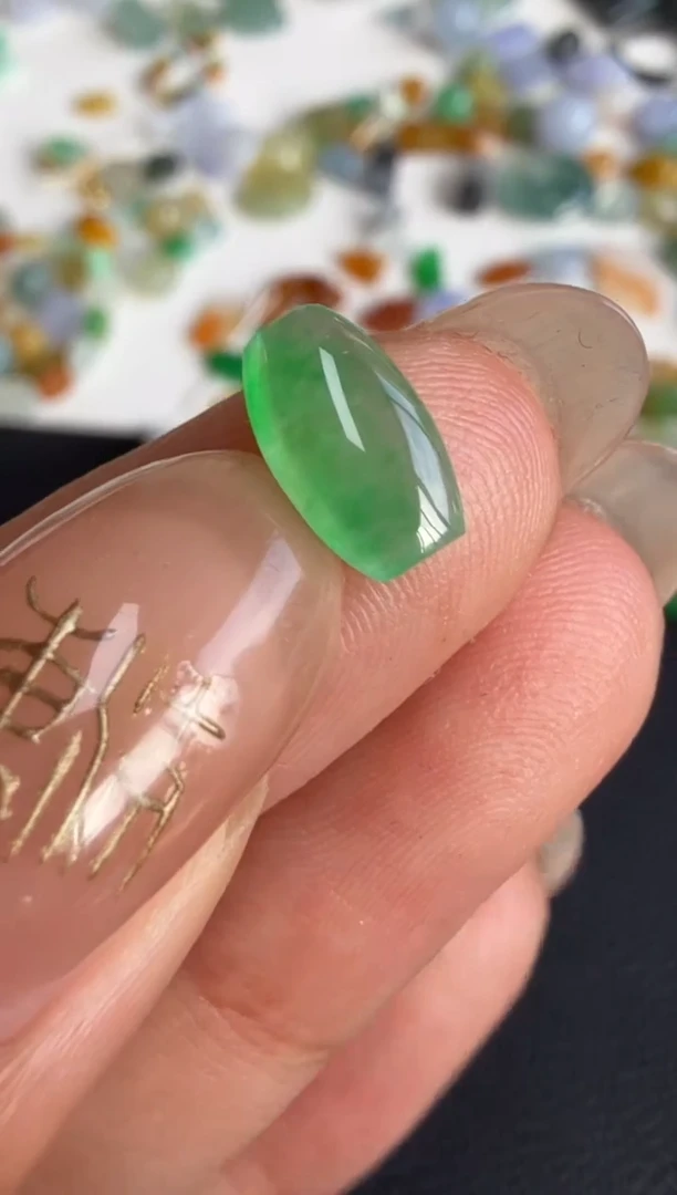 未镶嵌定制翡翠9*5.4*3.1/980+98