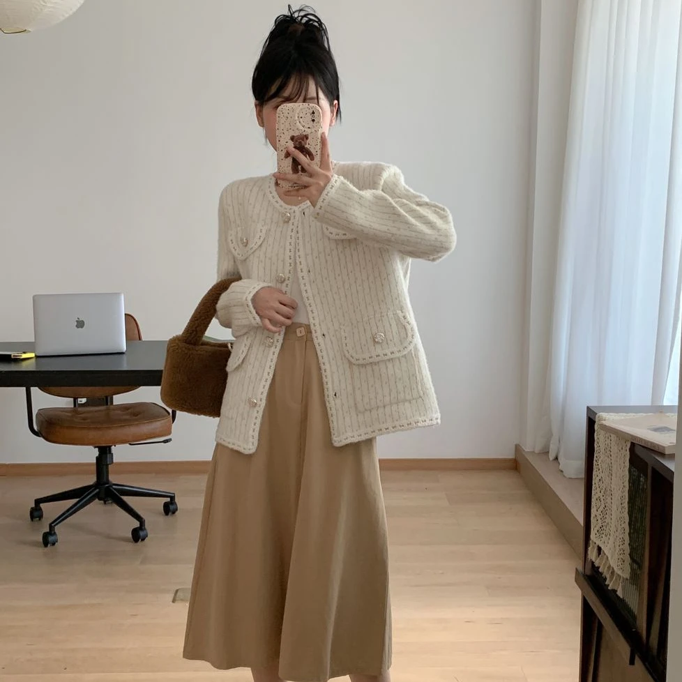 秋冬款线条休闲气质百搭时尚圆领减龄慵懒小香风开衫宽松长袖