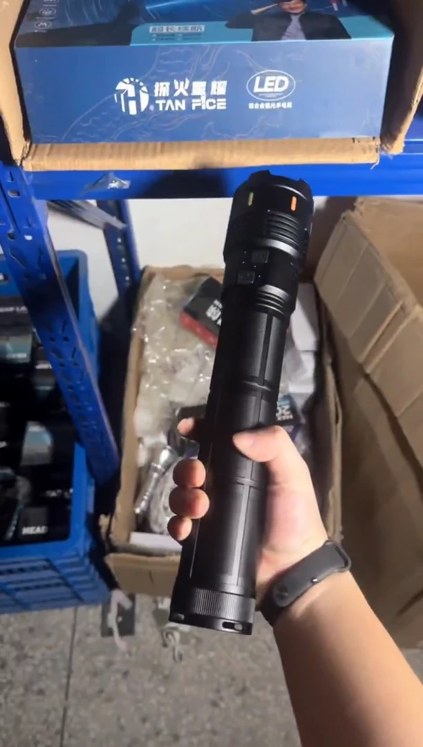【巨无霸穿天炮】铝合金颗拆卸12节18650加长版手电筒