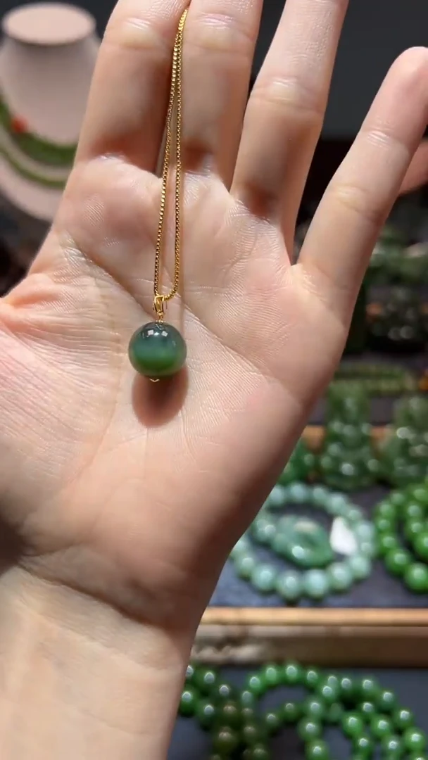 和田玉（碧玉）18K金镶嵌颈饰1