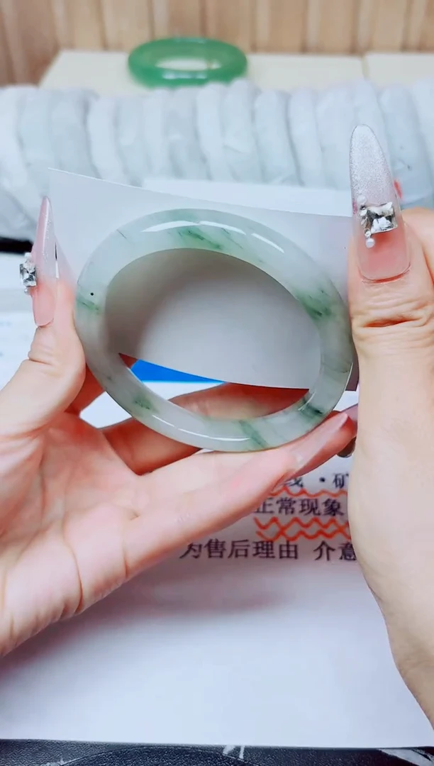 未镶嵌手镯石英质玉60/62.4