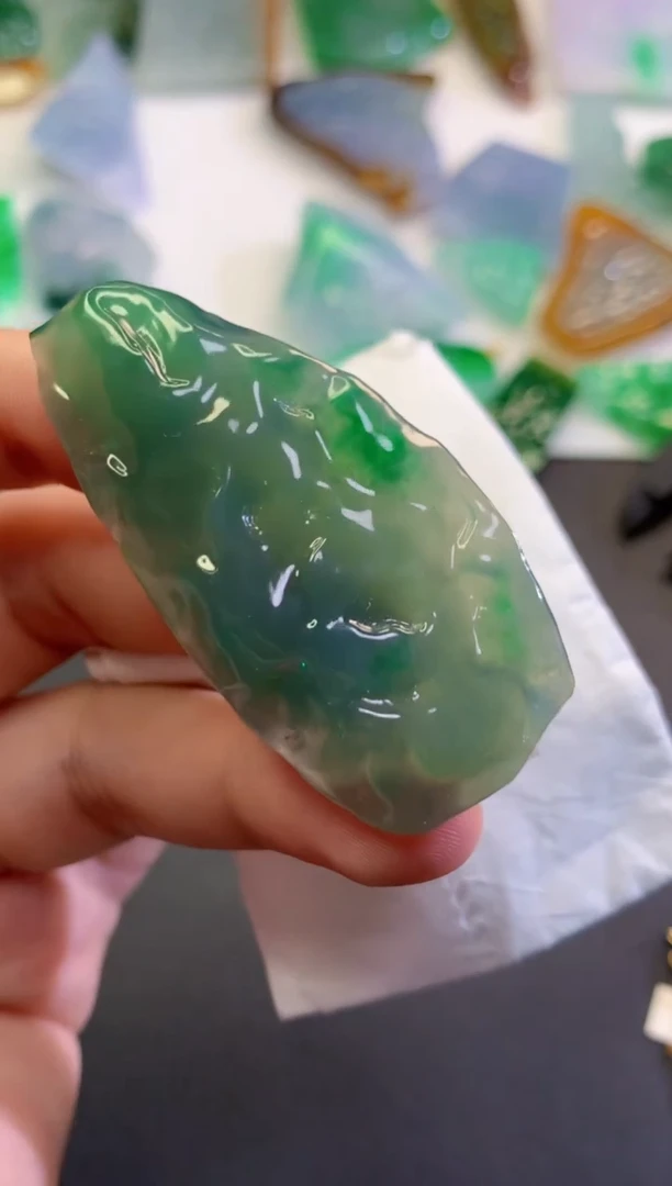 翡翠未镶嵌吊坠(不含链)2685