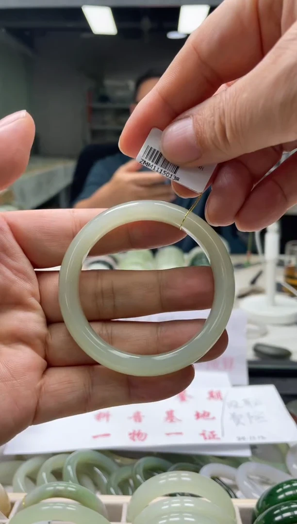 【闪购商品】和田玉手镯未镶嵌编码0138 圈口53-54