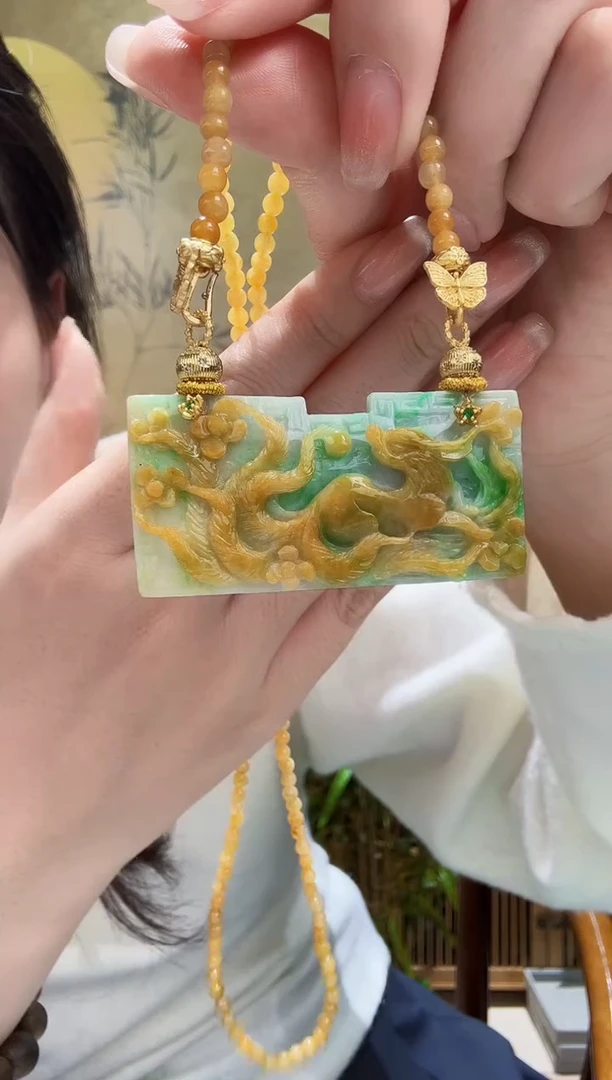 颈饰未镶嵌翡翠吊坠