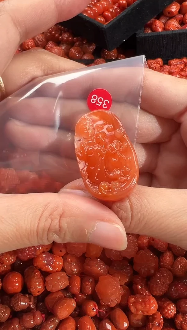 颈饰未镶嵌南红玛瑙1