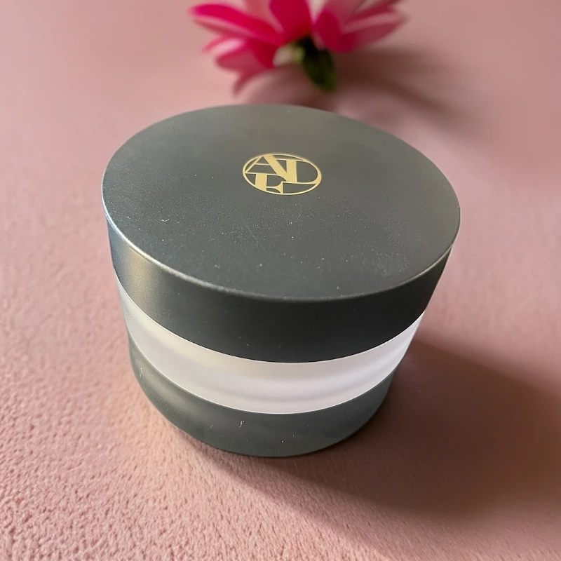 爱得菲轻透蜜粉  欧若风