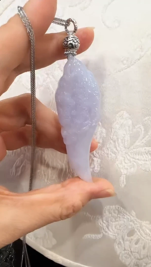 翡翠未镶嵌颈饰国风