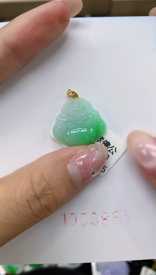 翡翠18K金镶嵌颈饰11111111111