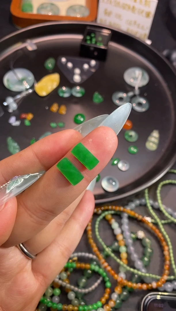 【闪购商品】翡翠挂件未镶嵌牌牌