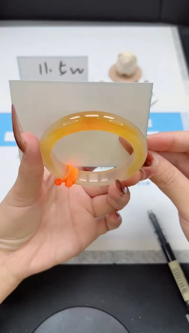 【闪购商品】石英质玉手镯未镶嵌370/香槟53.8