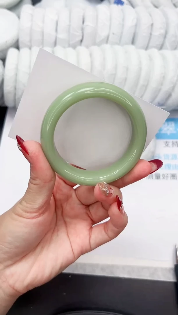 未镶嵌手镯石英质玉97-53PG