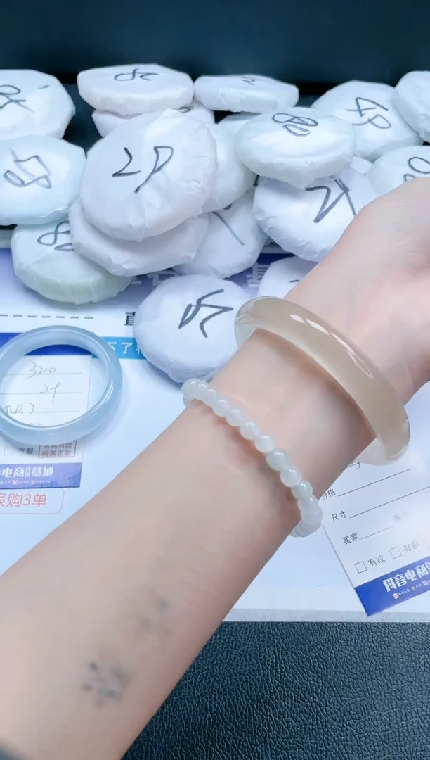 【闪购商品】石英质玉手镯未镶嵌 香槟金手镯-56