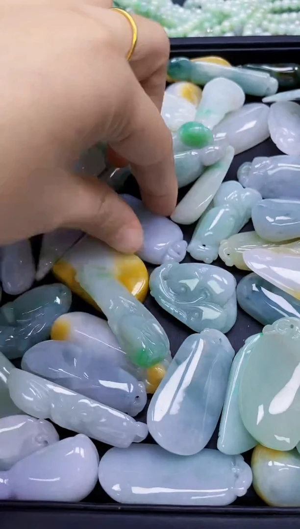 翡翠未镶嵌颈饰闪购0279579