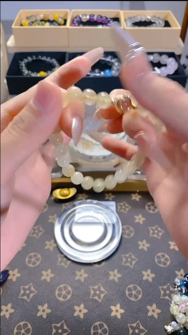 水晶手串未镶嵌水晶手串