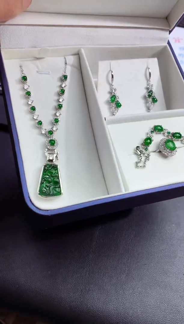 未镶嵌定制翡翠天然A货翡翠一套