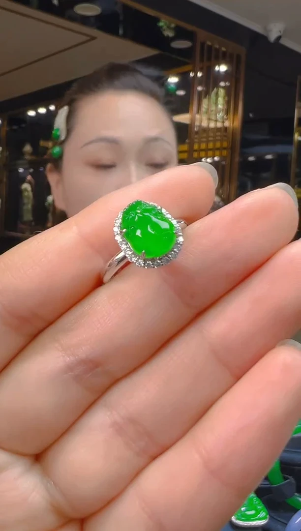 翡翠戒指18K金镶嵌112