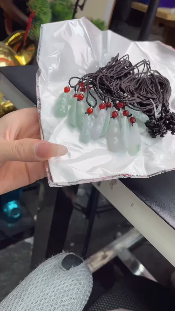 【闪购商品】翡翠挂件未镶嵌砍价王/592854/豆子/多样性发一