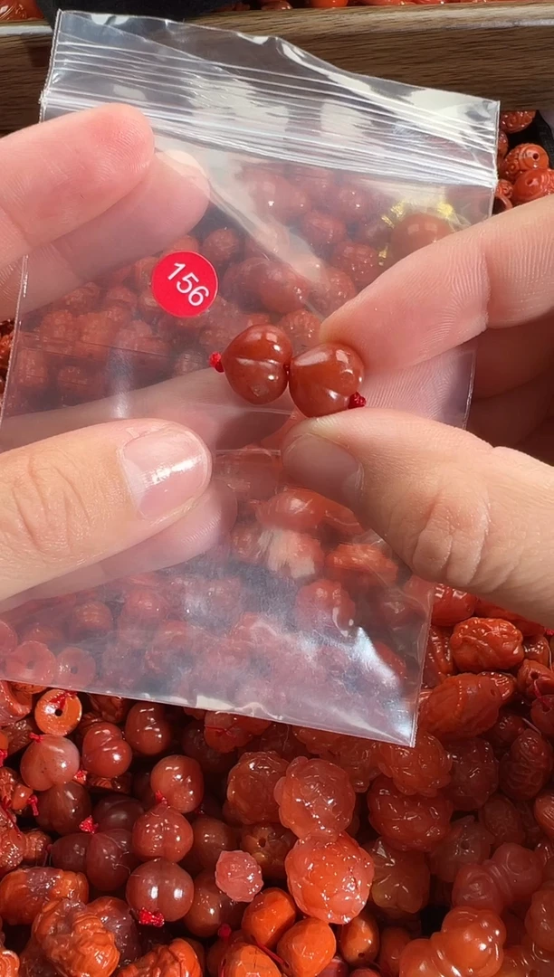 颈饰未镶嵌南红玛瑙1