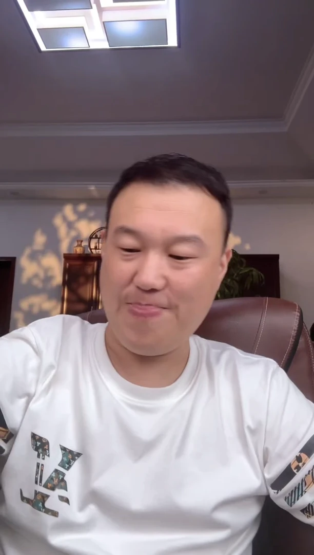 石英质玉未镶嵌颈饰1