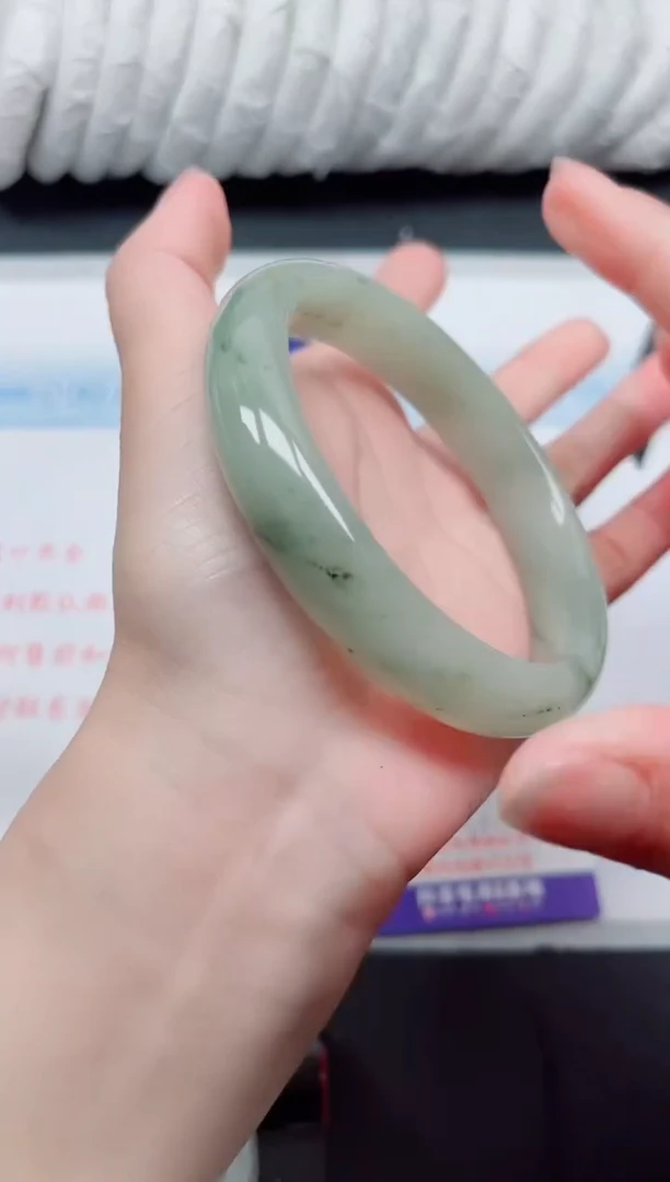 【闪购商品】石英质玉手镯未镶嵌45#64洒金