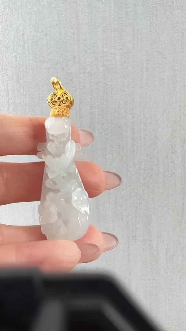 颈饰未镶嵌翡翠琵琶