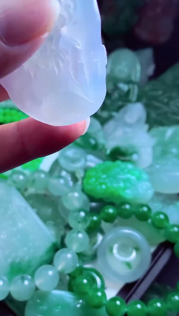 定制翡翠未镶嵌邓*#翡翠毛货定制