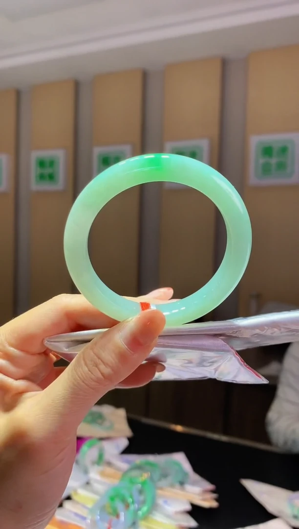 未镶嵌手镯翡翠-Q51 圈口52.9