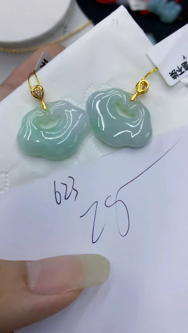 翡翠未镶嵌颈饰111111111111多样性发其一