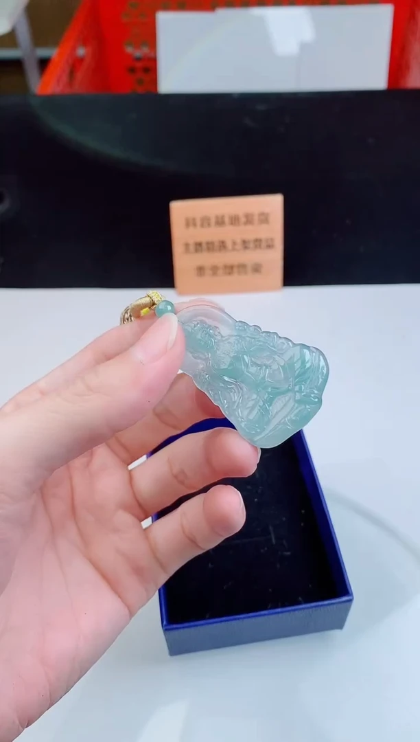 颈饰未镶嵌翡翠    ·
