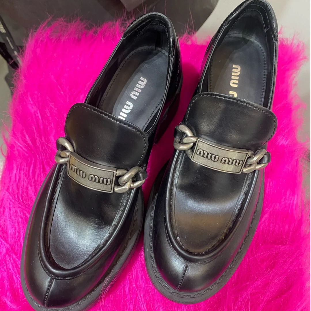 99新 MIU MIU/缪缪 黑色金属牌乐福鞋