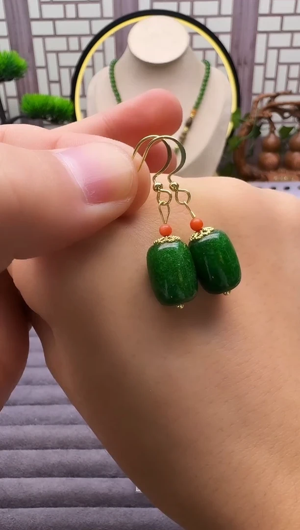 14K金镶嵌翡翠耳饰E08