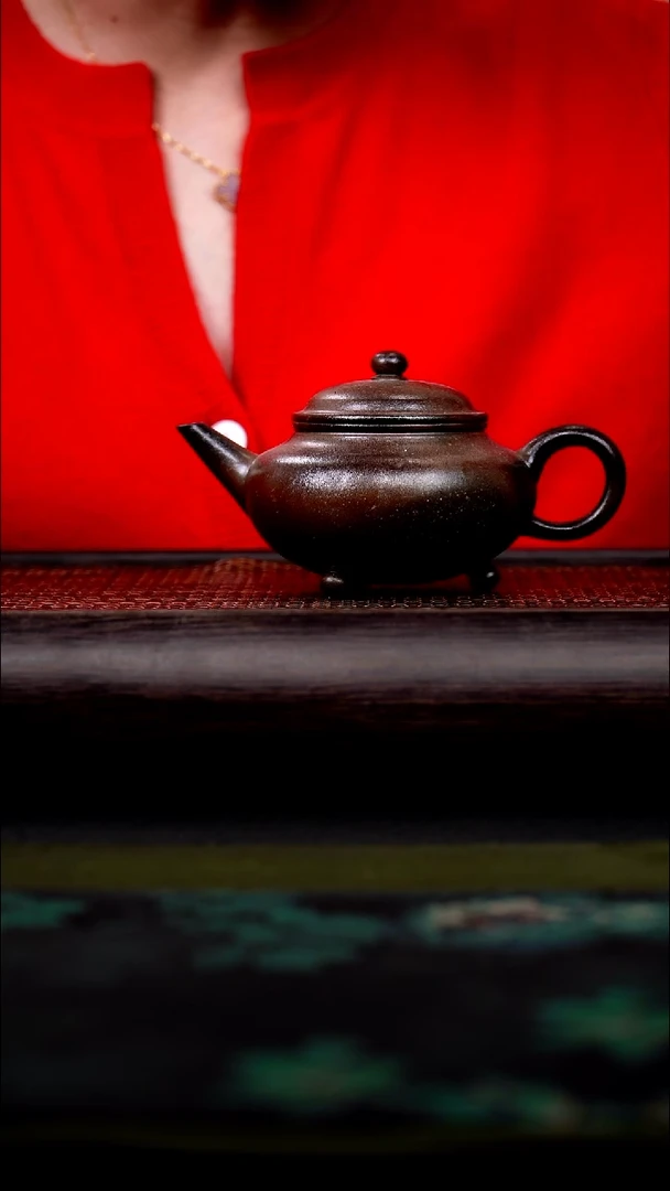 茶壶紫砂 柴烧 君子兰撒泼墨 三足水平 220cc