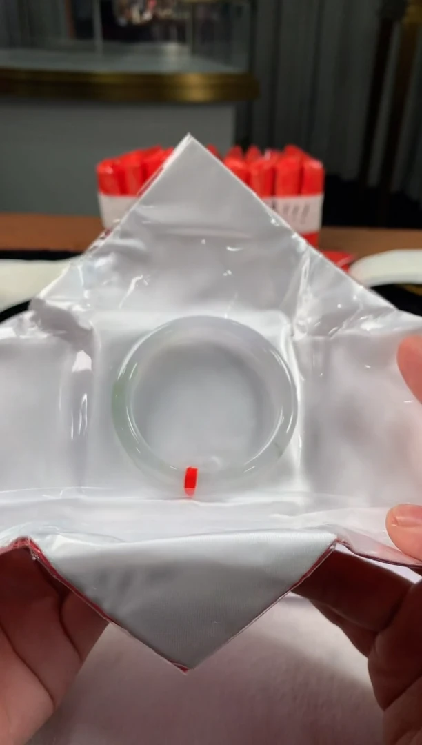 未镶嵌定制翡翠5073毛货不退不换 52-54圈