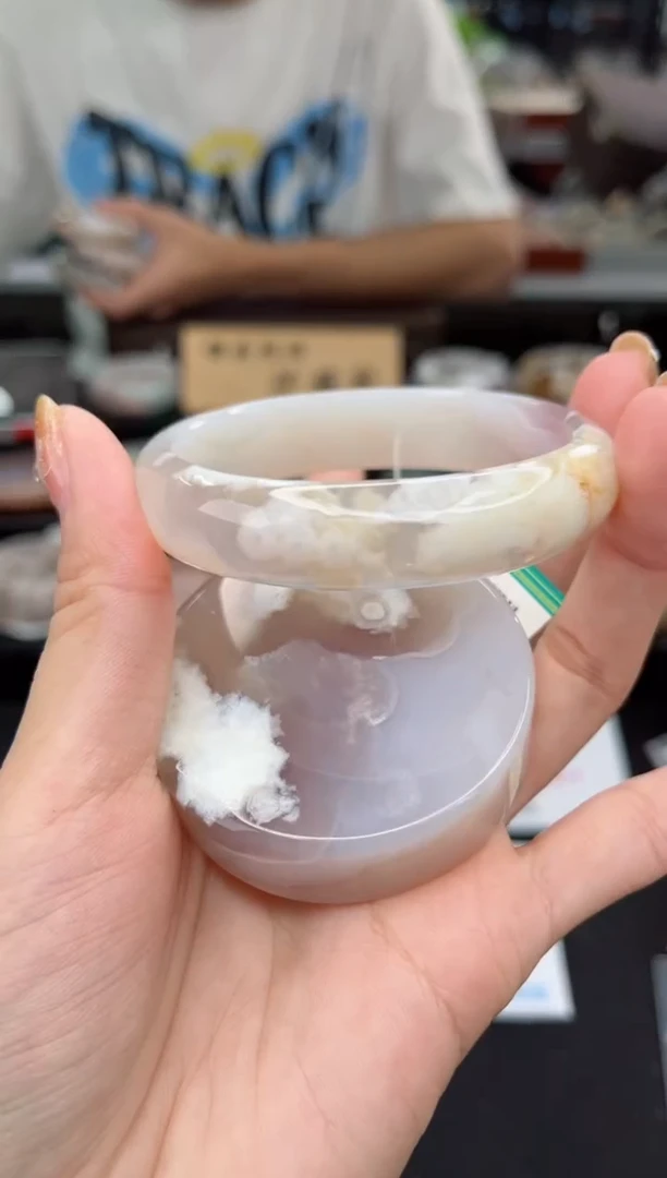 【闪购商品】石英质玉手镯未镶嵌57圈口（赠品镯心）1570136