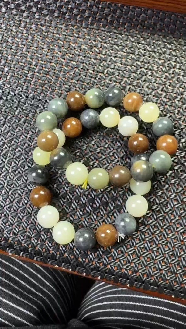 未镶嵌手串和田玉若羌楼兰三色卡12手串 多样性发其一