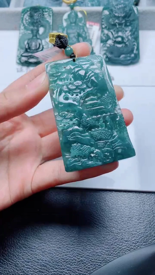 颈饰未镶嵌翡翠