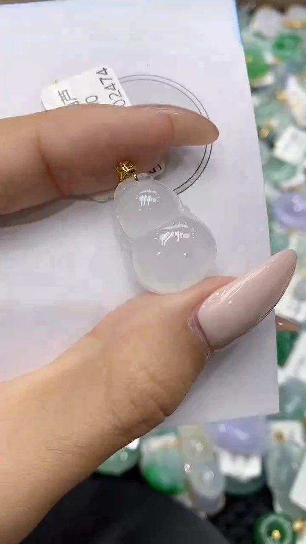 颈饰18K金镶嵌翡翠111111111111