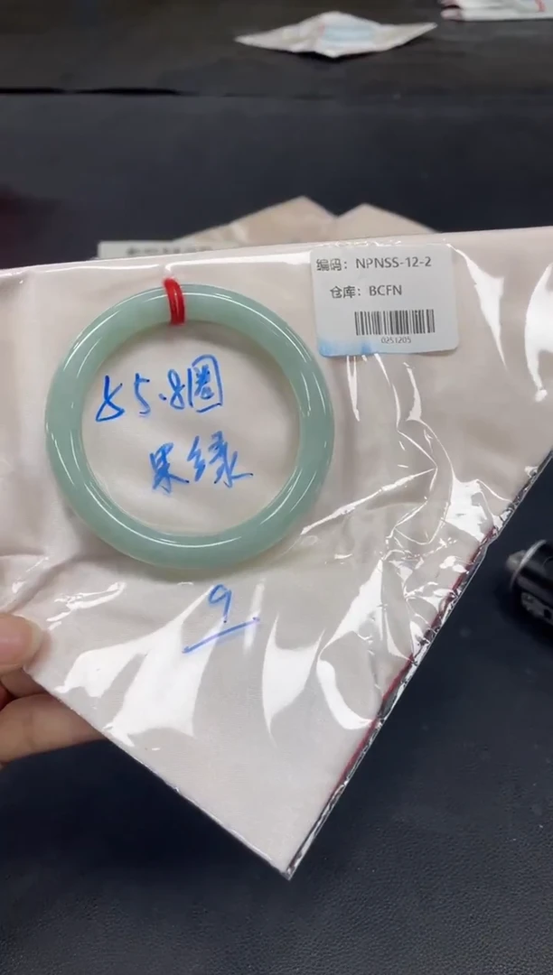 未镶嵌手镯翡翠翡翠手镯