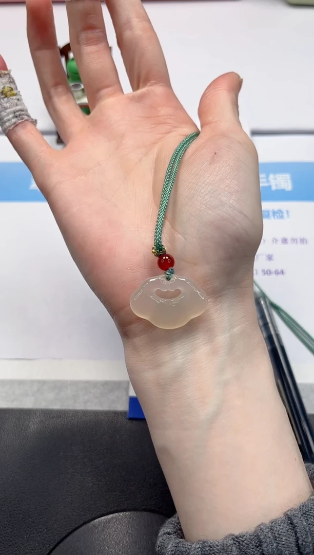 【闪购商品】石英质玉手镯未镶嵌小锁
