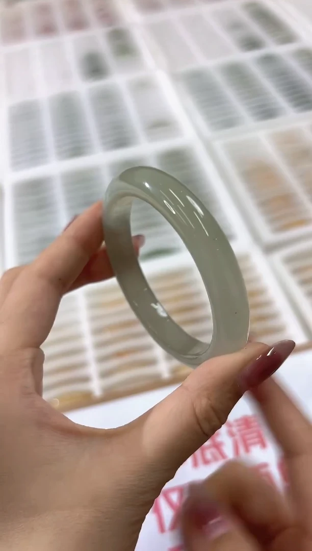 未镶嵌手镯石英质玉85-57D