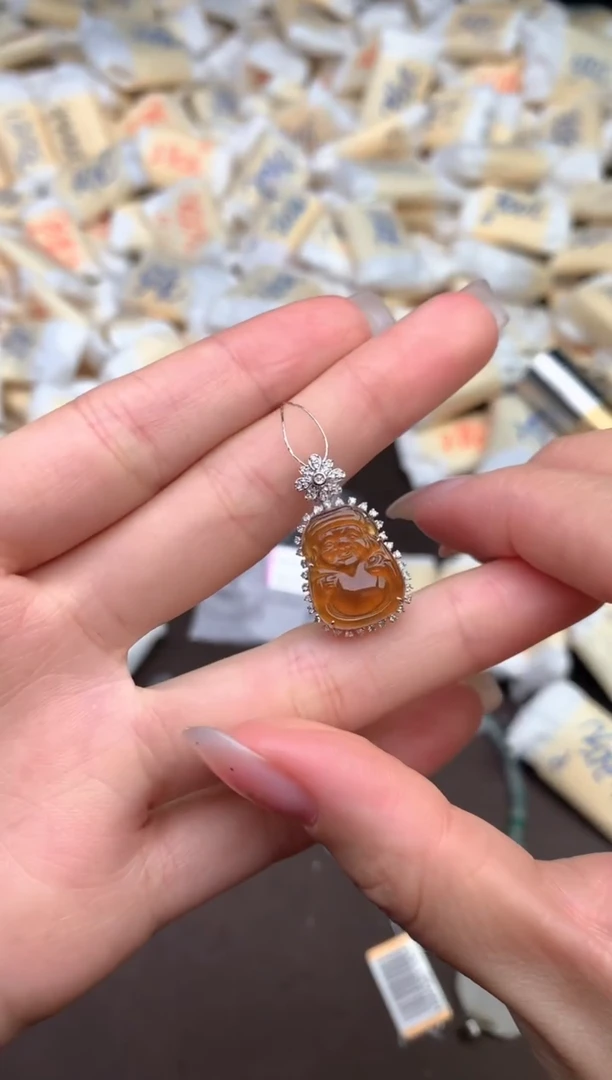 【闪购商品】翡翠挂件18K金镶嵌—