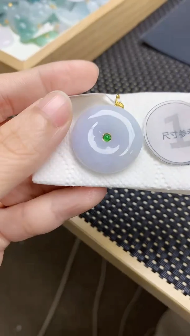 翡翠18K金镶嵌颈饰天然缅甸A货翡翠